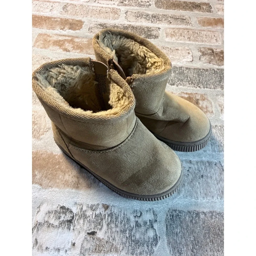 Cat & Jack Toddler Kids Tan Faux Suede Fur Lined Winter Boots‎ Size 6 Side Zip
